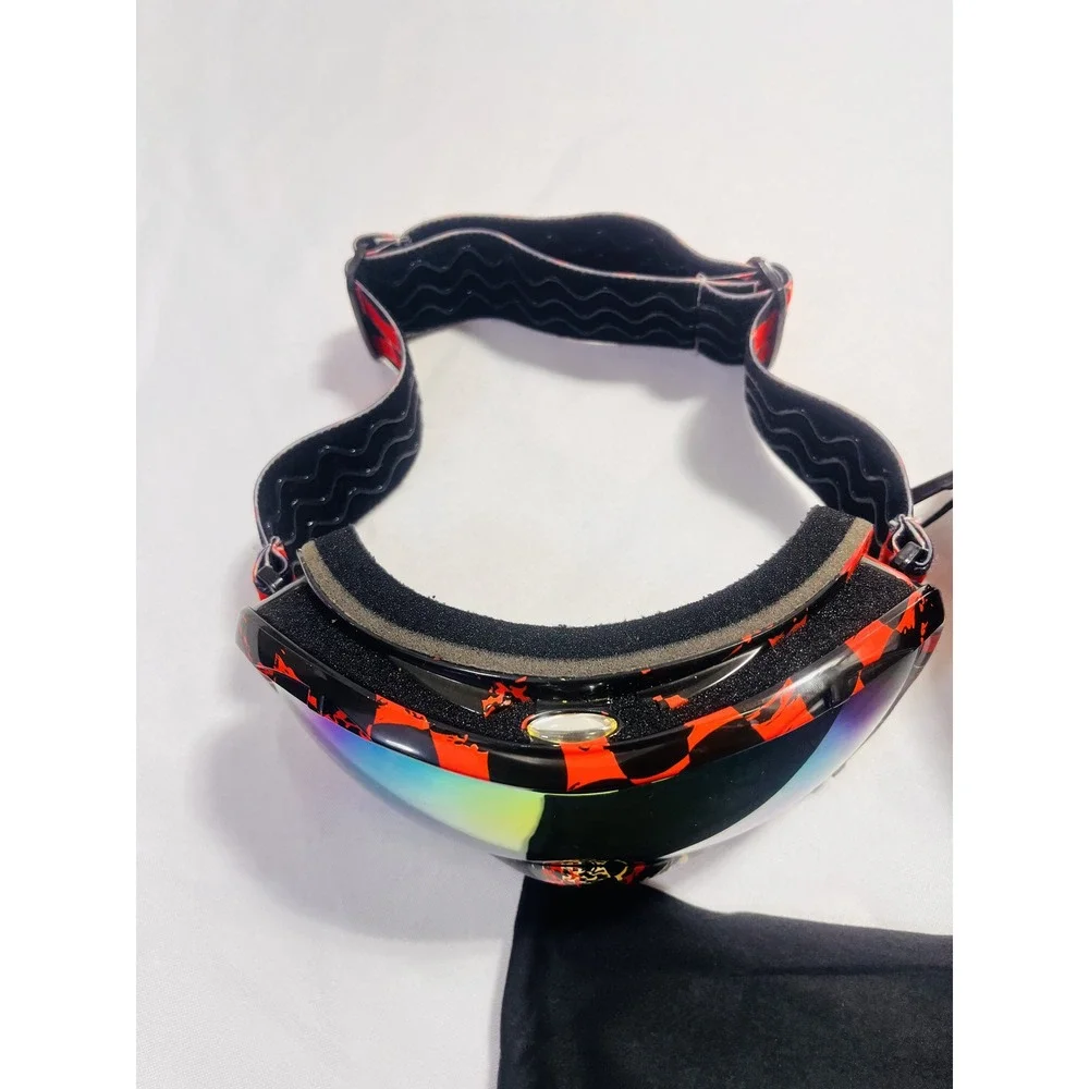 NEW NORTH WOLF Adult Red/ Black Ski/Snowmobile Winter Glasses‎ with Bag and Case
